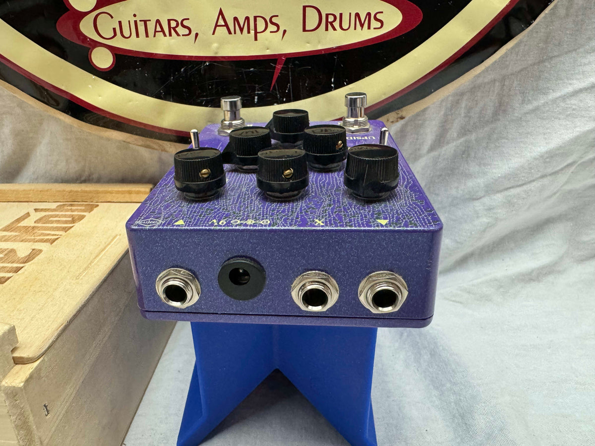 Adventure Audio Demogorgon v3 Fuzz Tremolo Reverb Pedal with Wood Box