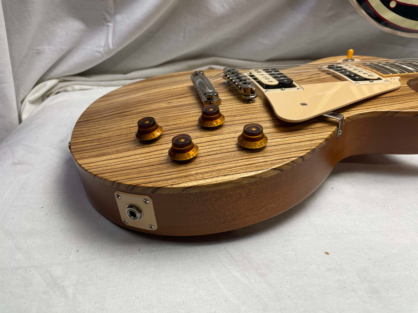Gibson 2007 GotW Guitar Of The Week #19 Les Paul Classic Guitar Zebrawood with Case - Classic Antique