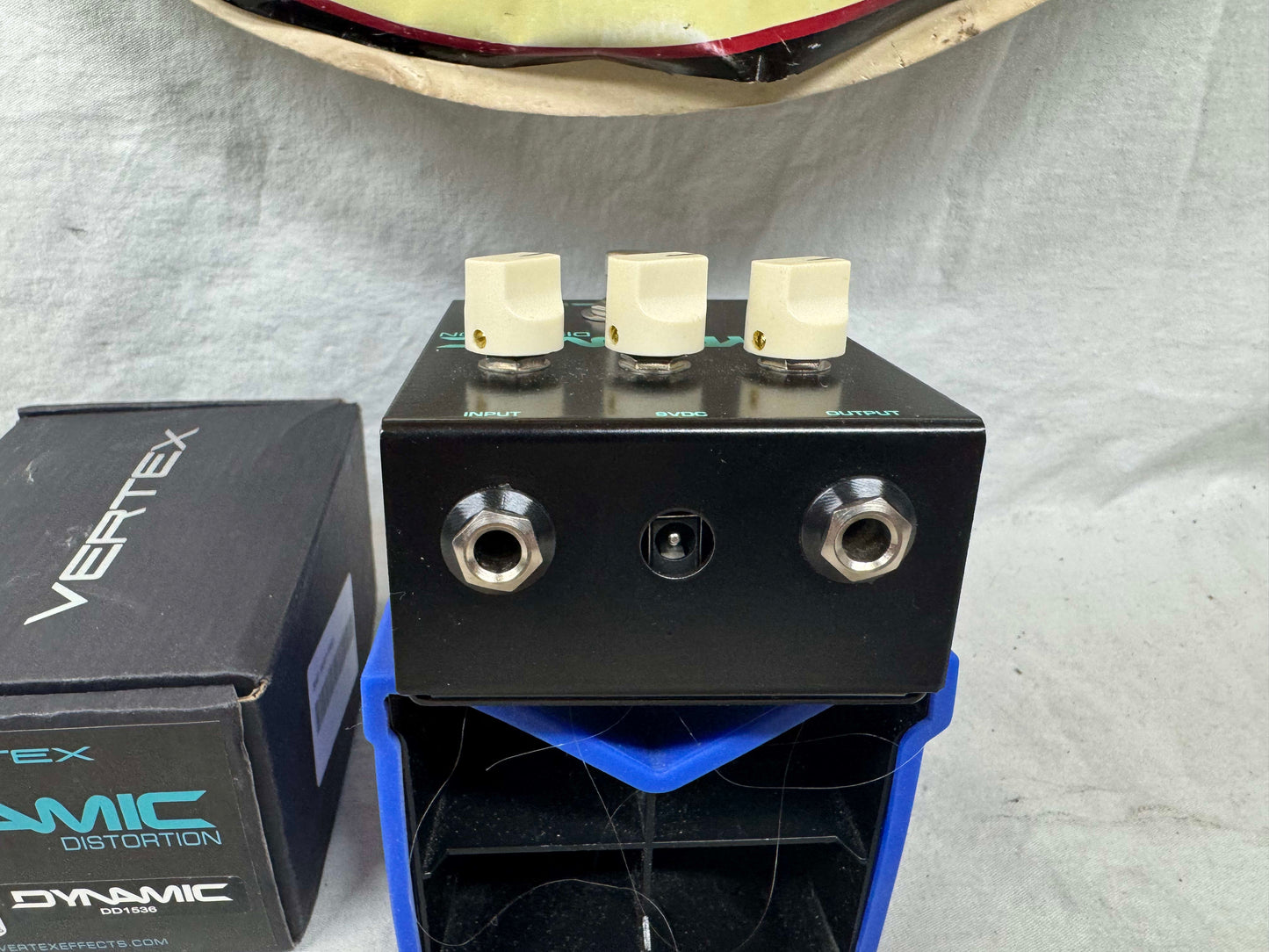 Vertex Effects Dynamic Distortion Pedal with Box