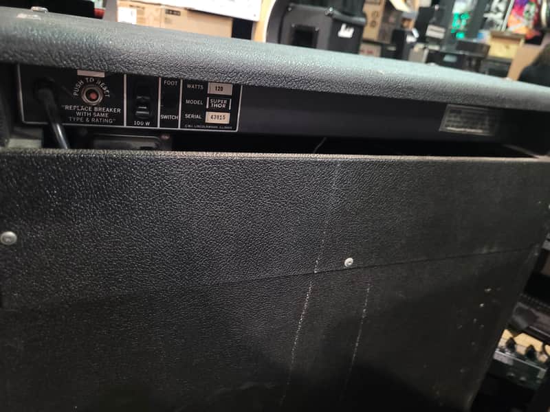 Gibson Super Thor 2x15" Bass Combo - Image 5