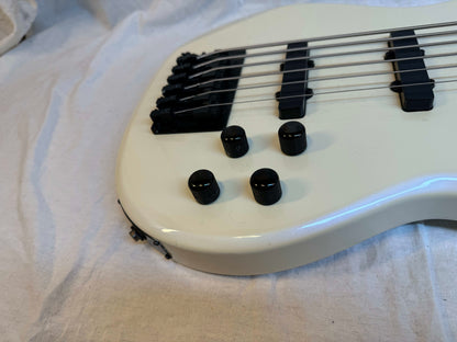 Carvin LB76 LB-76 6-string Bass with Case - s/n 43381 - Pearloid White