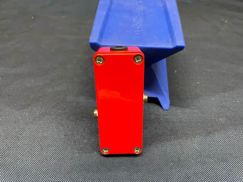 Luck Duck Gruff Fuzz Pedal - Image 7