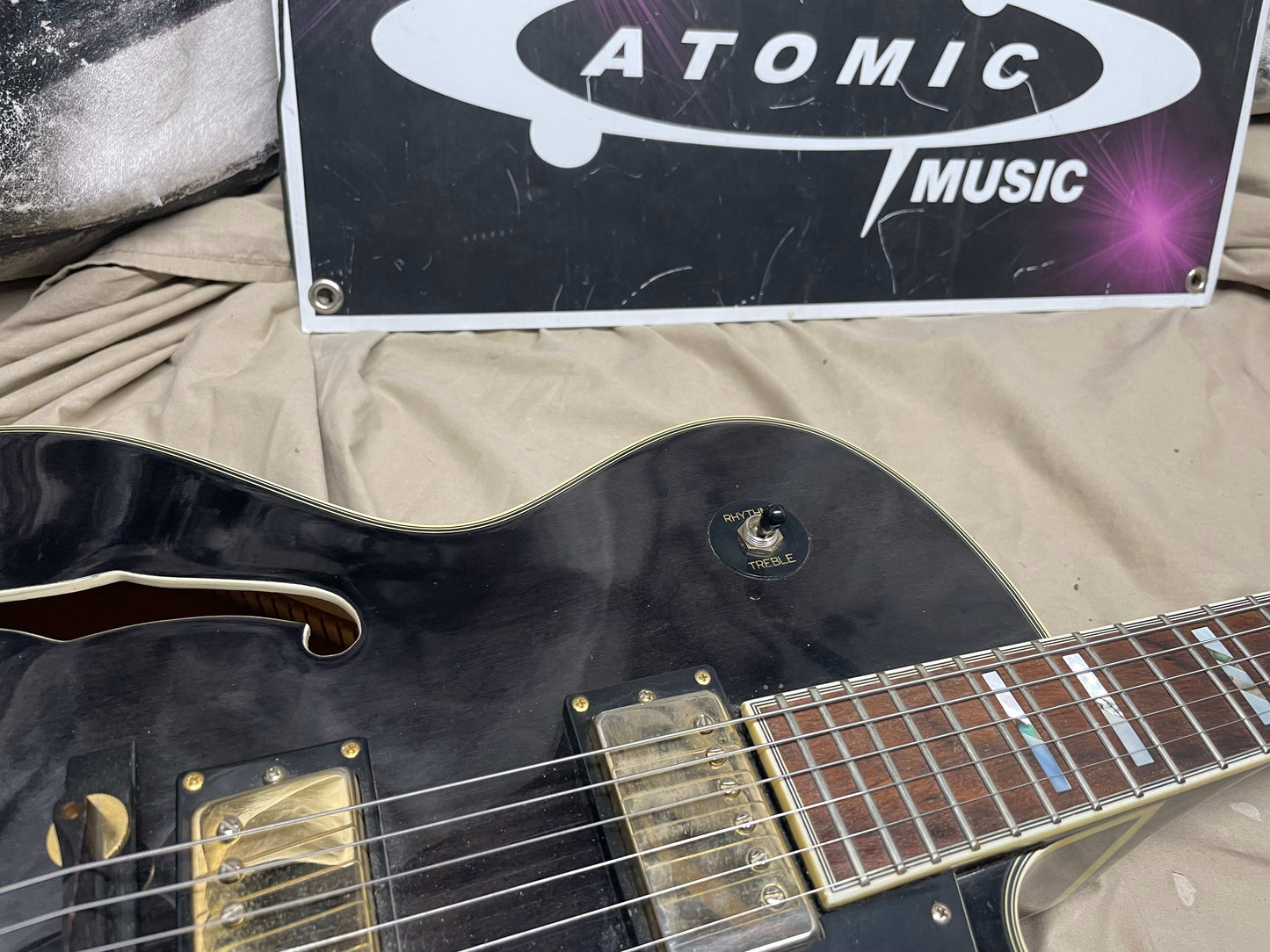Samick HFRG-302 Archtop Hollowbody Jazzbox Guitar