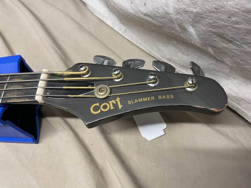 Cort Slammer 3/4 scale 4-string Bass - Image 11