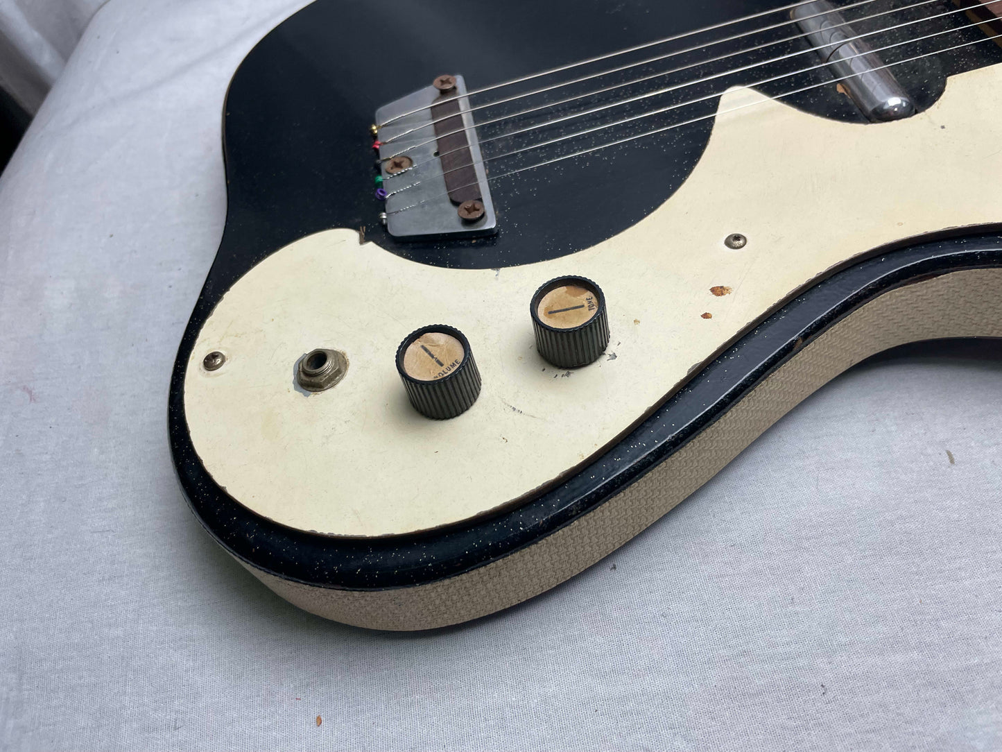 Silvertone 1448 Guitar with Tube Amp in Case Vintage - - Local Pickup Only