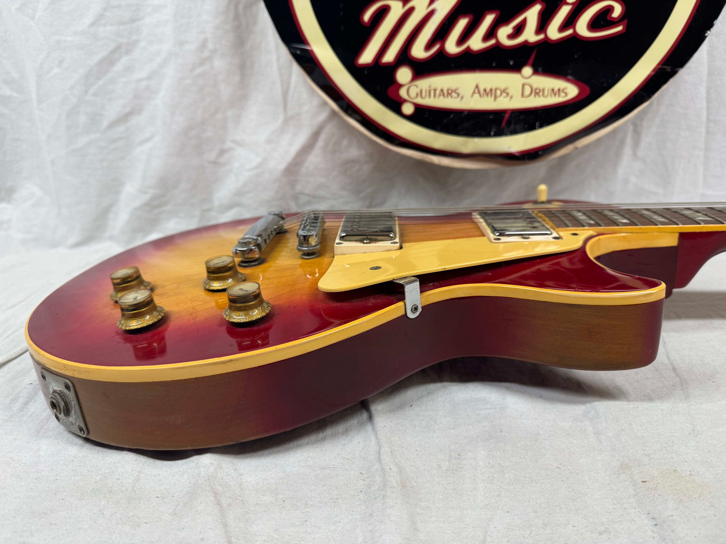 Gibson Les Paul Standard Guitar with Case 1979 - Cherryburst