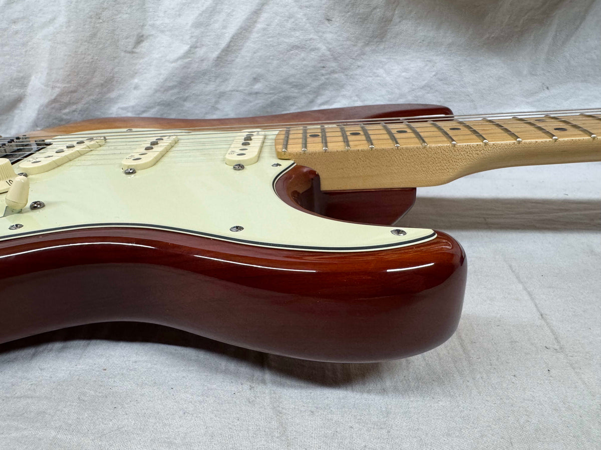 Fender American Deluxe Ash Stratocaster Guitar with Case 2010 - Tobacco Sunburst / Maple neck