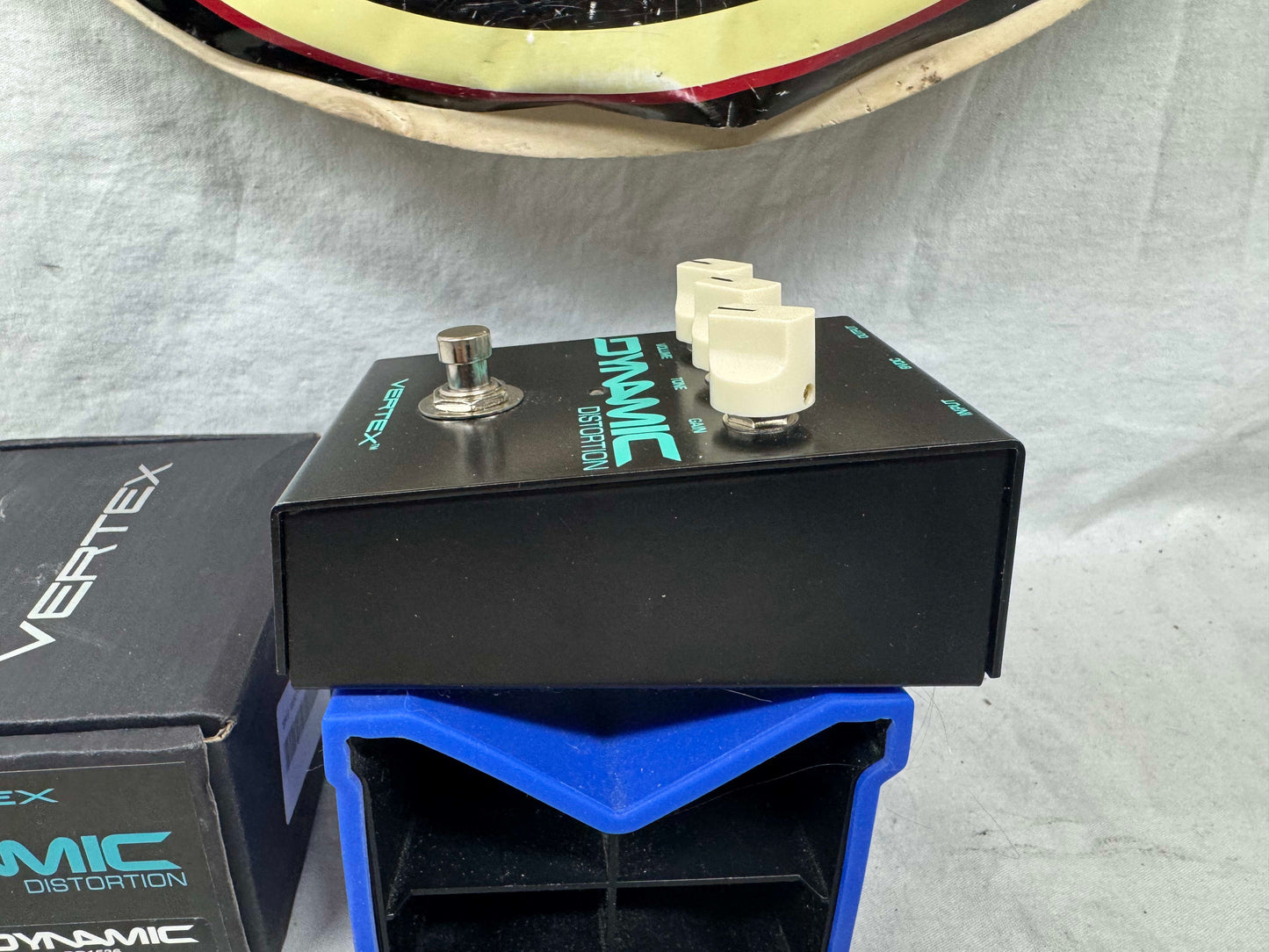 Vertex Effects Dynamic Distortion Pedal with Box