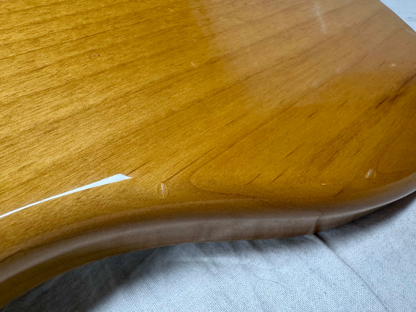 Fender Jazz Bass 4-string J-Bass - photo - Foto Flame - MIJ Made In Japan 1994 - 1995