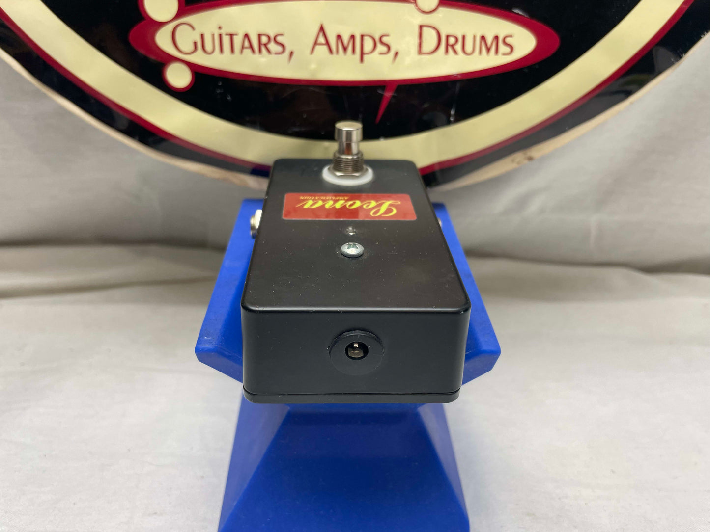 Leona Amplification Cornbread Buffer Pedal