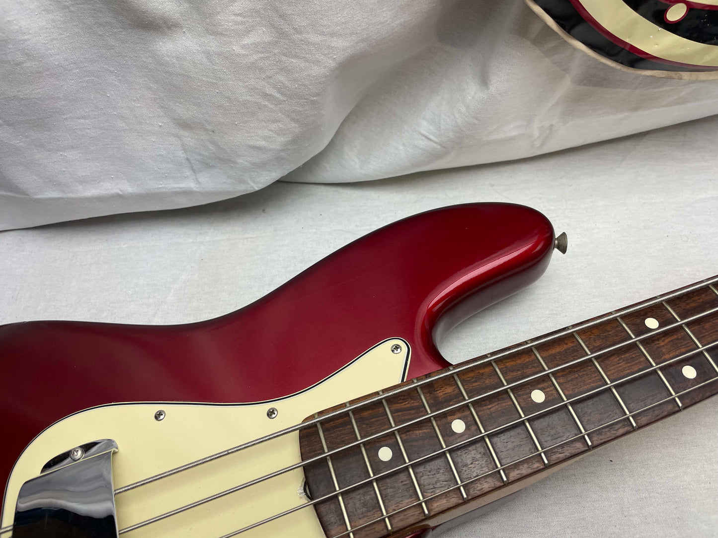 Fender American Jazz Bass '62 Reissue 4-string J-bass with Case 1989 - s/n V042407 with 1982 or 1988 Harness - Candy Apple Red / Rosewood fingerboard