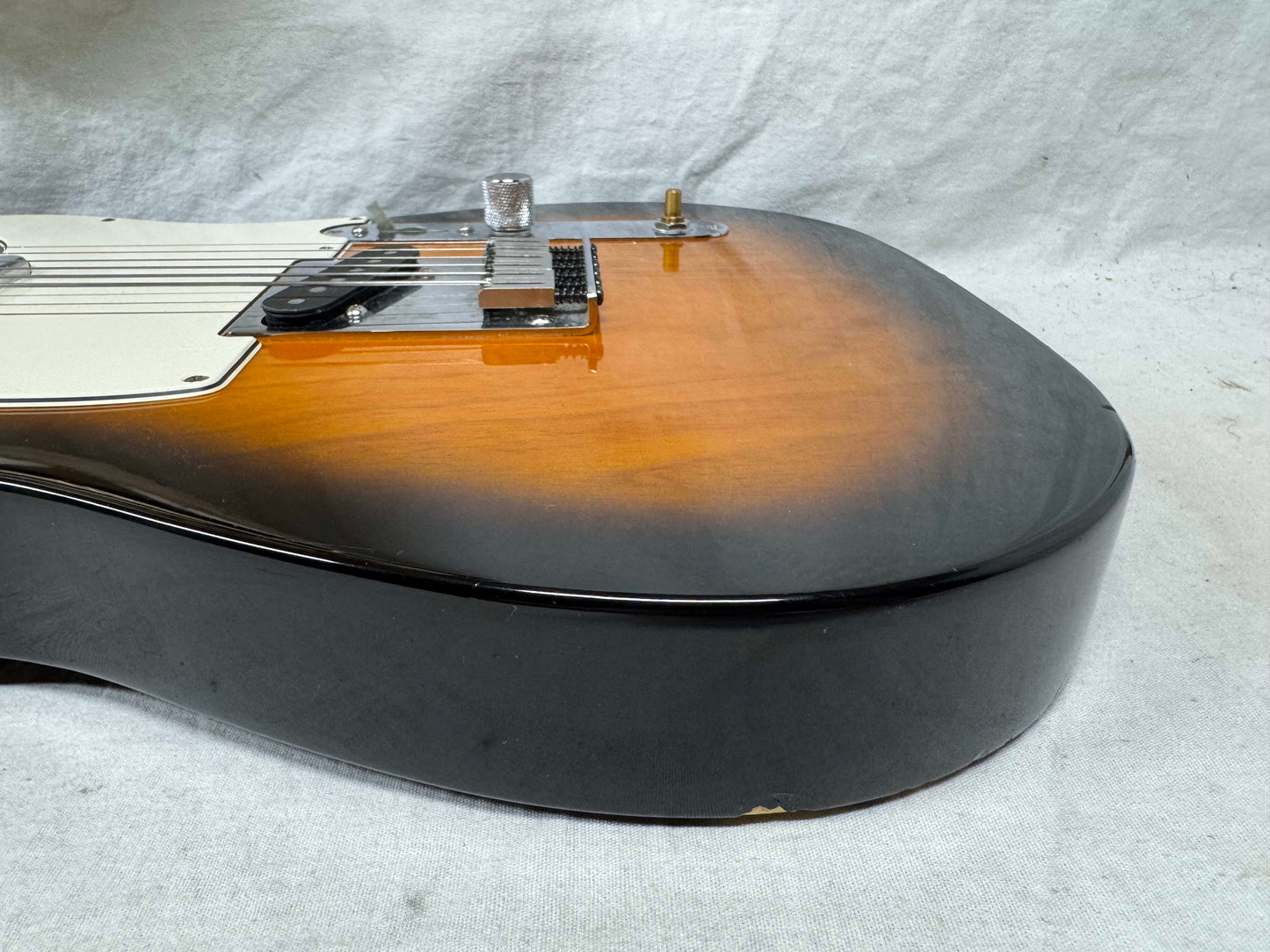 Fender American Telecaster Guitar 2001 - 2-Color Sunburst / Maple neck