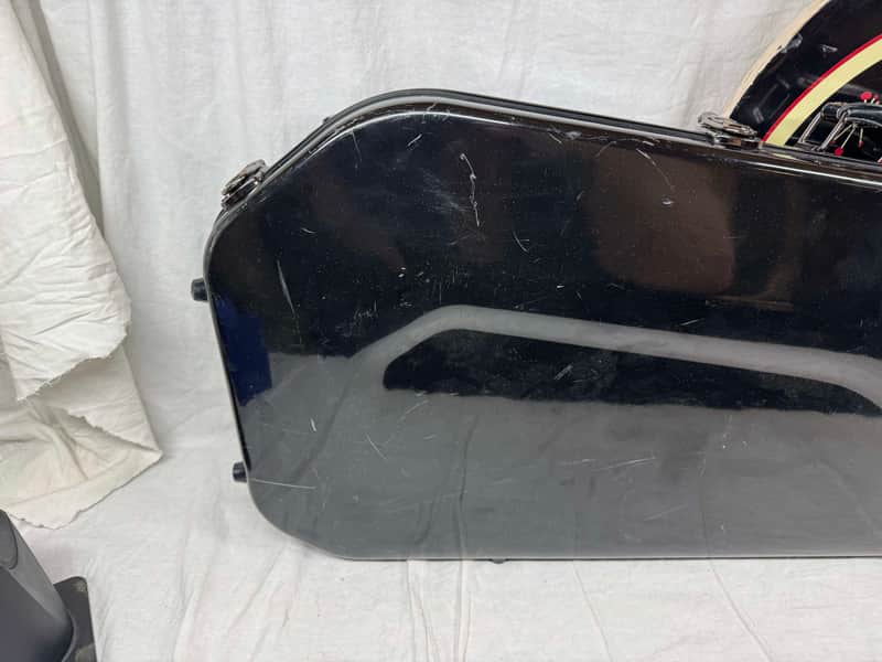 Crossrock CRF1000GSTBK CRF1000 GST BK Fiberglass Guitar Case for S-style & T-style Guitars - Image 10