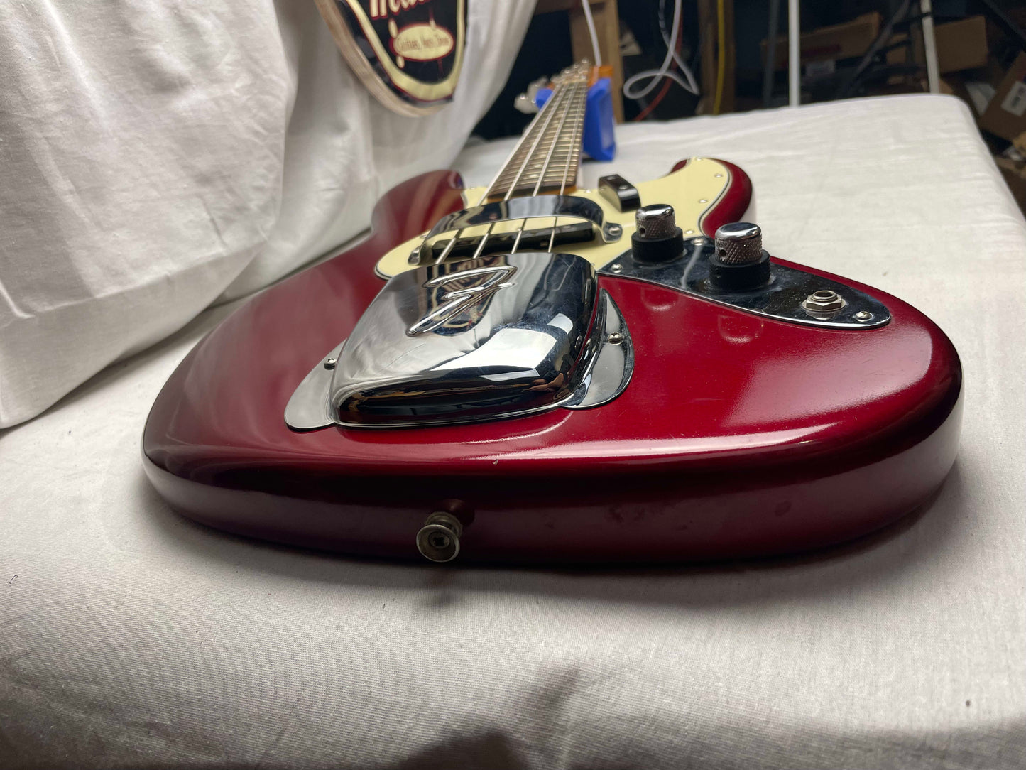 Fender American Jazz Bass '62 Reissue 4-string J-bass with Case 1989 - s/n V042407 with 1982 or 1988 Harness - Candy Apple Red / Rosewood fingerboard