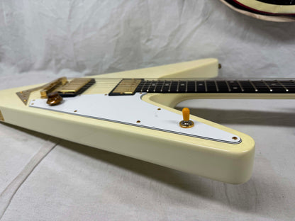Gibson DSRVCWGH1 Limited Edition Reverse Flying V Guitar with Case 2007 - Alpine White