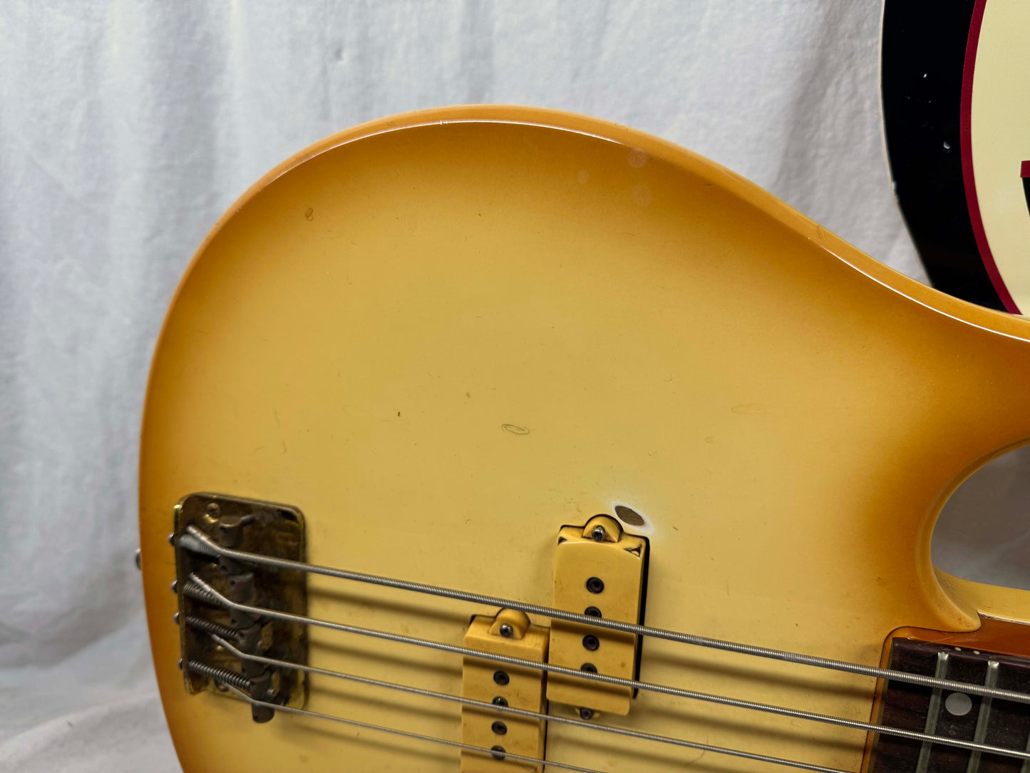 Hondo II Professional Longhorn 4-string Bass with Case Vintage