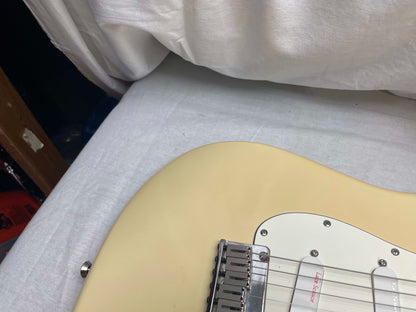 Fender American Standard Stratocaster Guitar with Lace Sensor pickups + Case 2005 - Buttercream or Honey Blonde or Yellow White / Maple neck