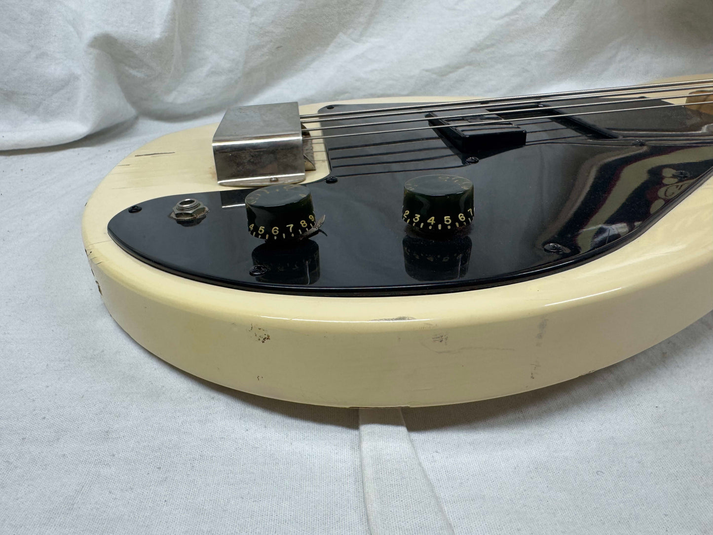 Gibson The Grabber 4-string Bass  - truss rod maxed / AS-IS  - Rare - White
