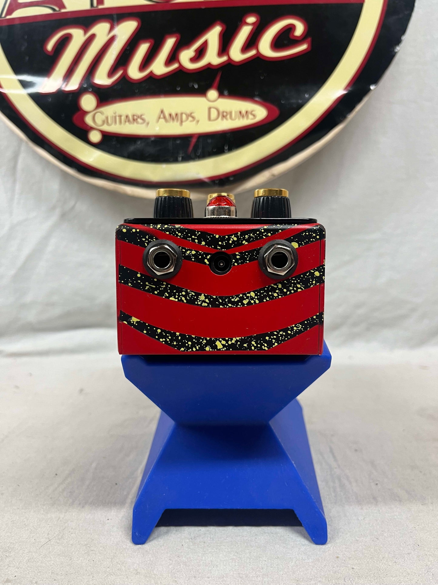 Beetronics Custom Shop Abelha Tropical Fuzz Pedal with Box