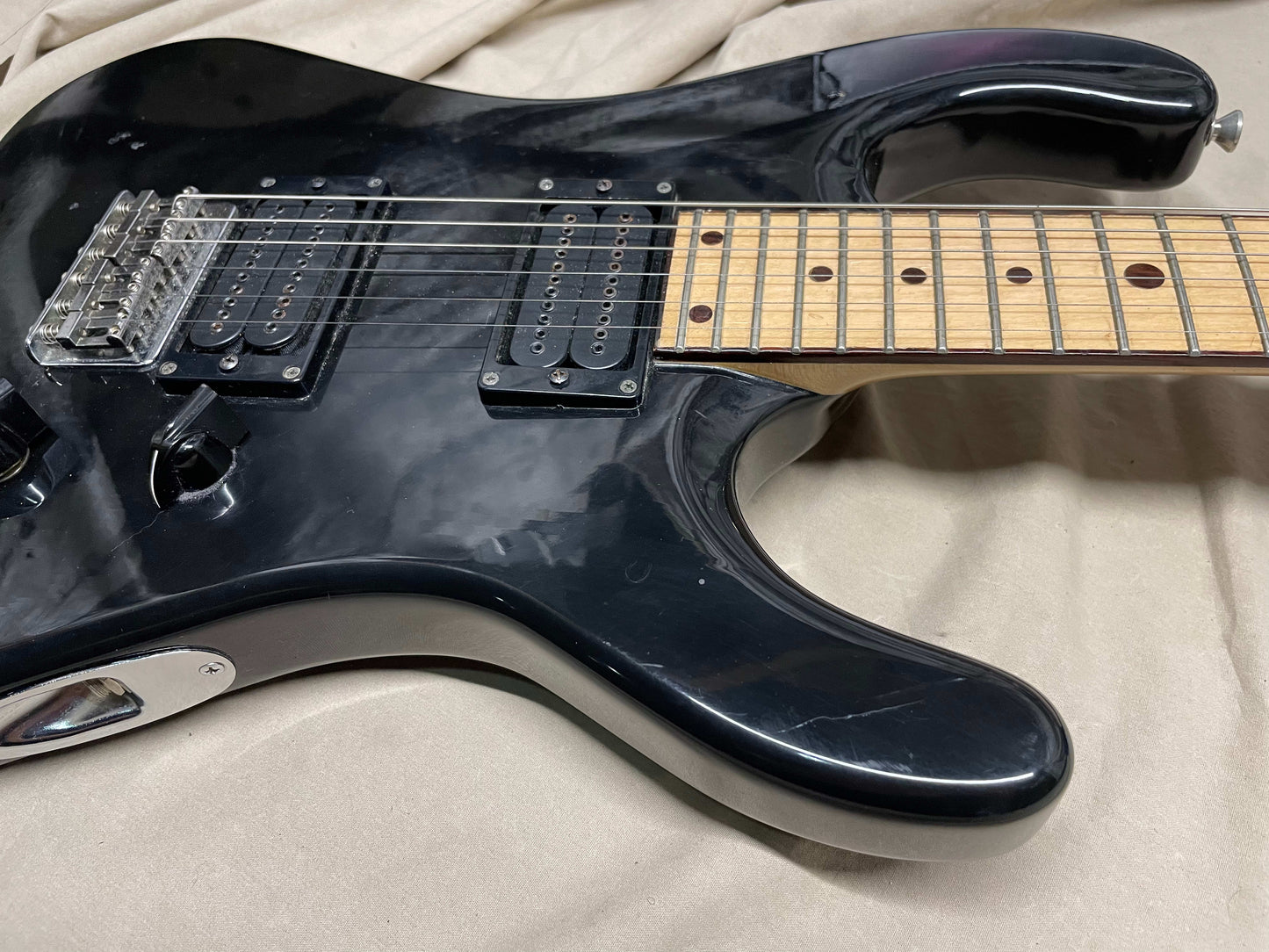 Guitarification Doublecut Electric Guitar - Black / Maple