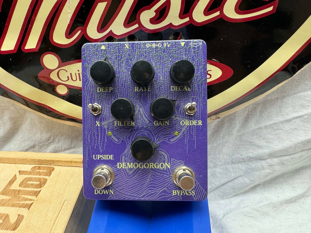 Adventure Audio Demogorgon v3 Fuzz Tremolo Reverb Pedal with Wood Box