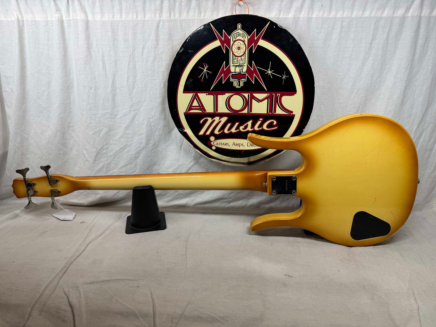 Hondo II Professional Longhorn 4-string Bass with Case Vintage
