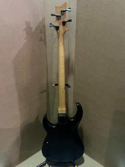 Dean Edge 09 Bass Guitar
