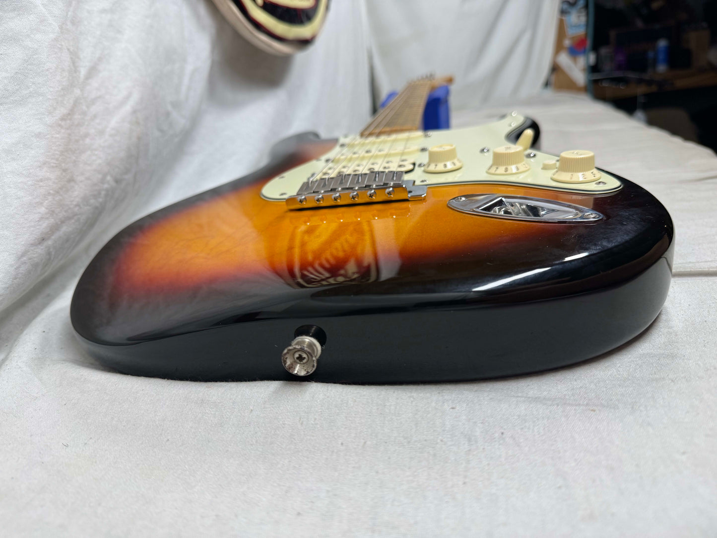 Fender Stratocaster HSS Guitar - Upgraded Electronics / Pickups - MIM Mexico 2004 - 3-Color Sunburst / Maple neck