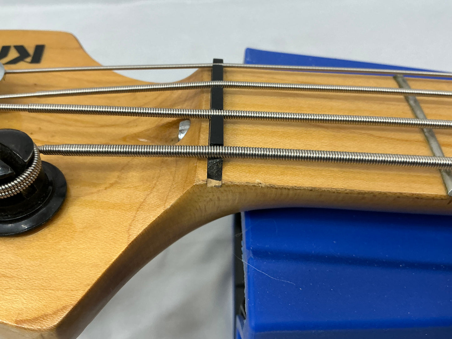 Kramer Striker 700ST Bass Guitar - Red MISSING NECK STRAP STUD