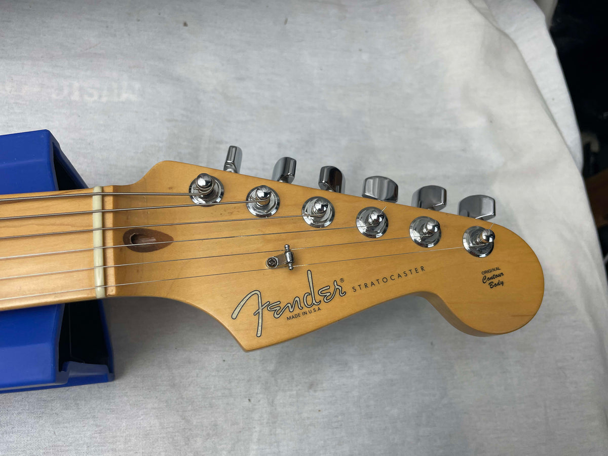 Fender American Standard Stratocaster Guitar with Lace Sensor pickups + Case 2005 - Buttercream or Honey Blonde or Yellow White / Maple neck
