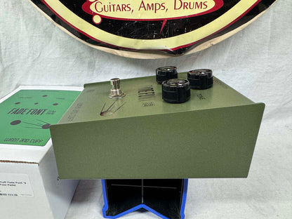Wren and Cuff Fade Font '94 Muffy Fuzz Distortion Pedal with Box