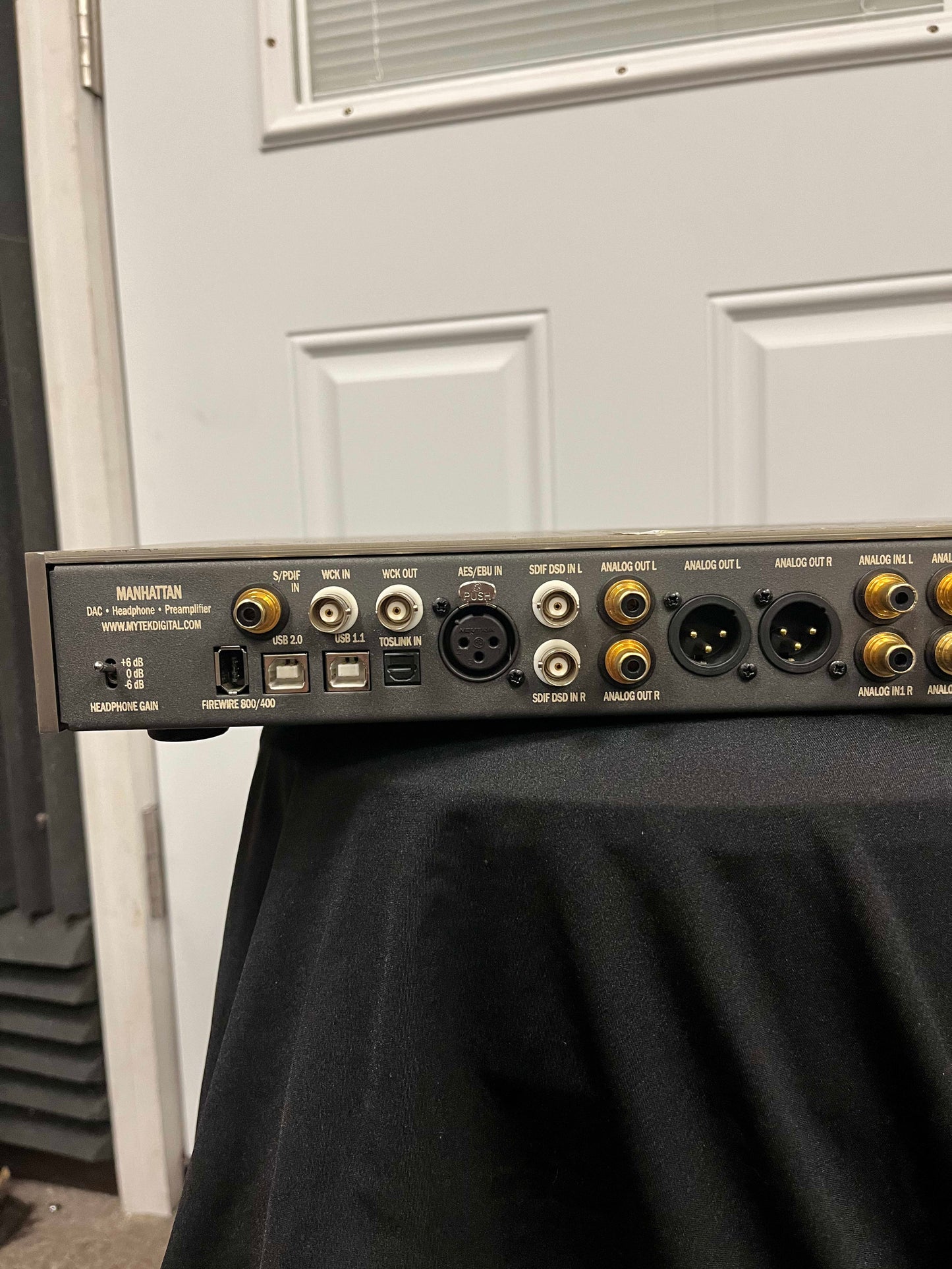 Mytek Digital Manhattan Bridge DAC Analog to Digital Audio Converter Headphone Amp Microphone Preamp Rack