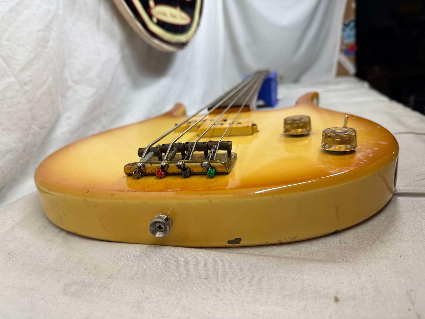 Hondo II Professional Longhorn 4-string Bass with Case Vintage