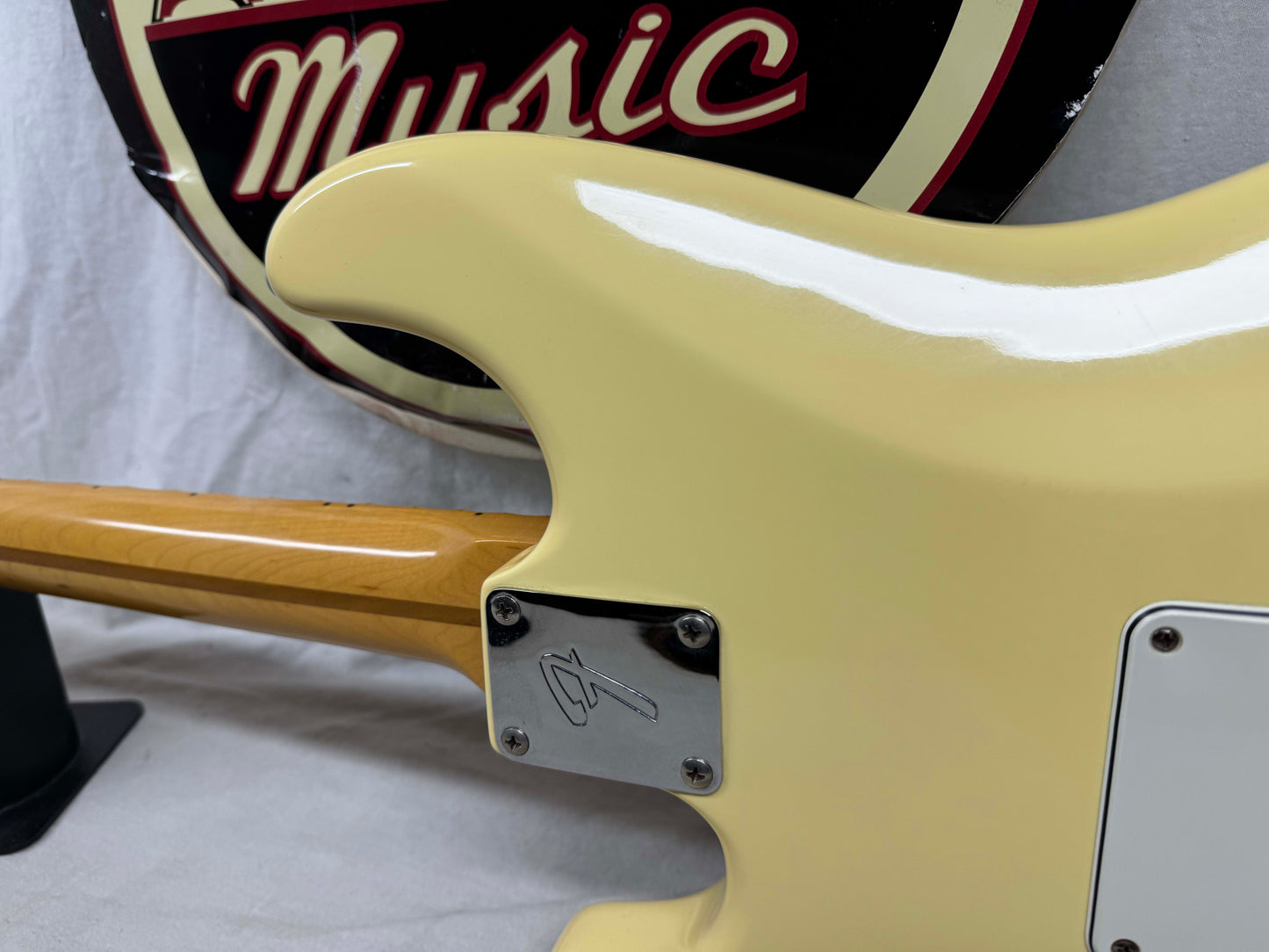 Fender Yngwie Malmsteen Signature Stratocaster Guitar with Case - signed! 1992 - Vintage White / Maple neck