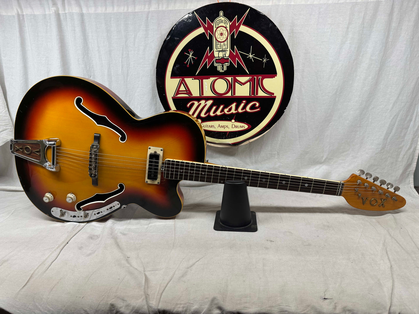 Vox V265 Bossman Semi-Hollow Body Guitar - *NO* Effects - functions as standard guitar only - Sunburst