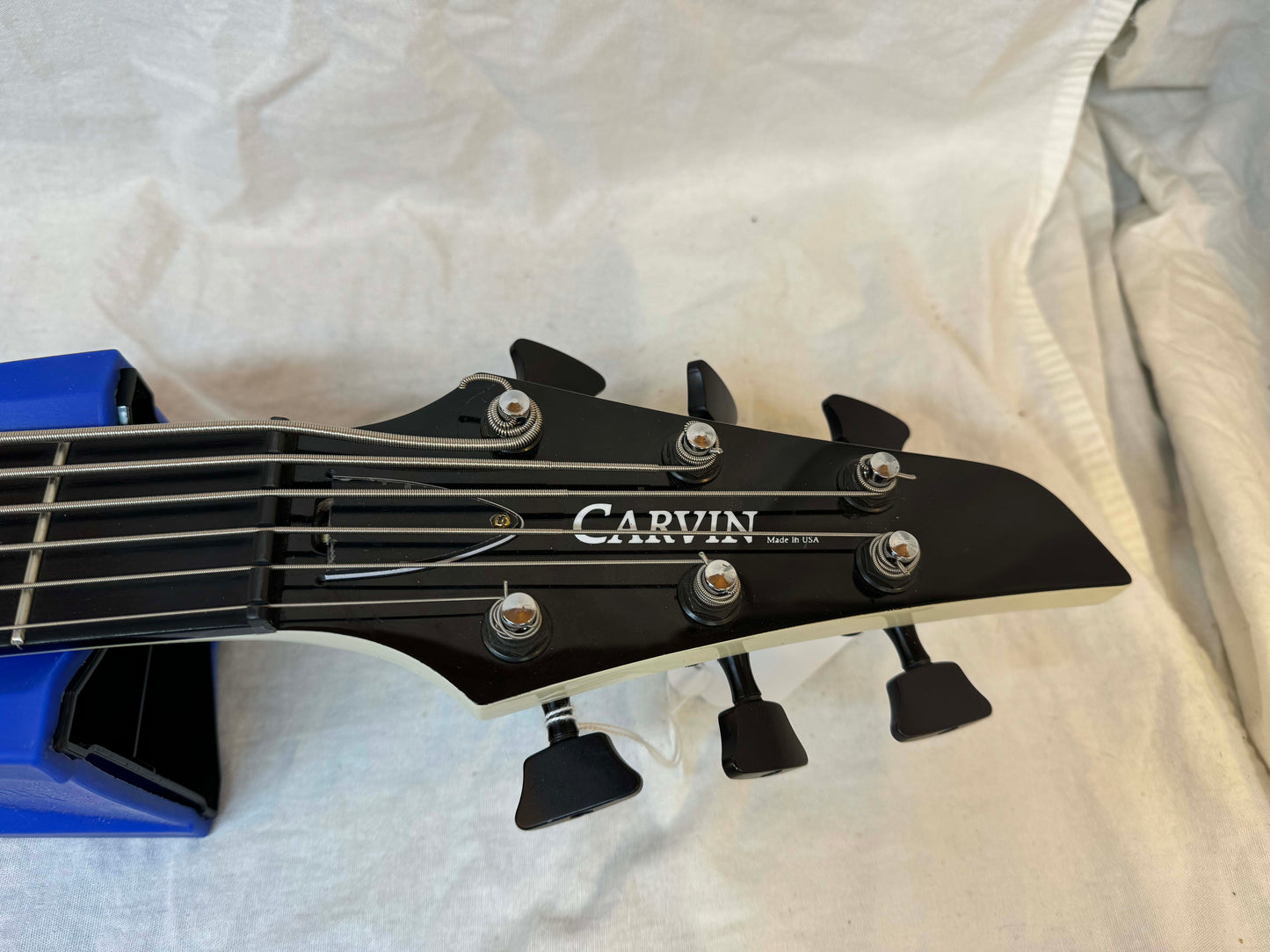 Carvin LB76 LB-76 6-string Bass with Case - s/n 43381 - Pearloid White