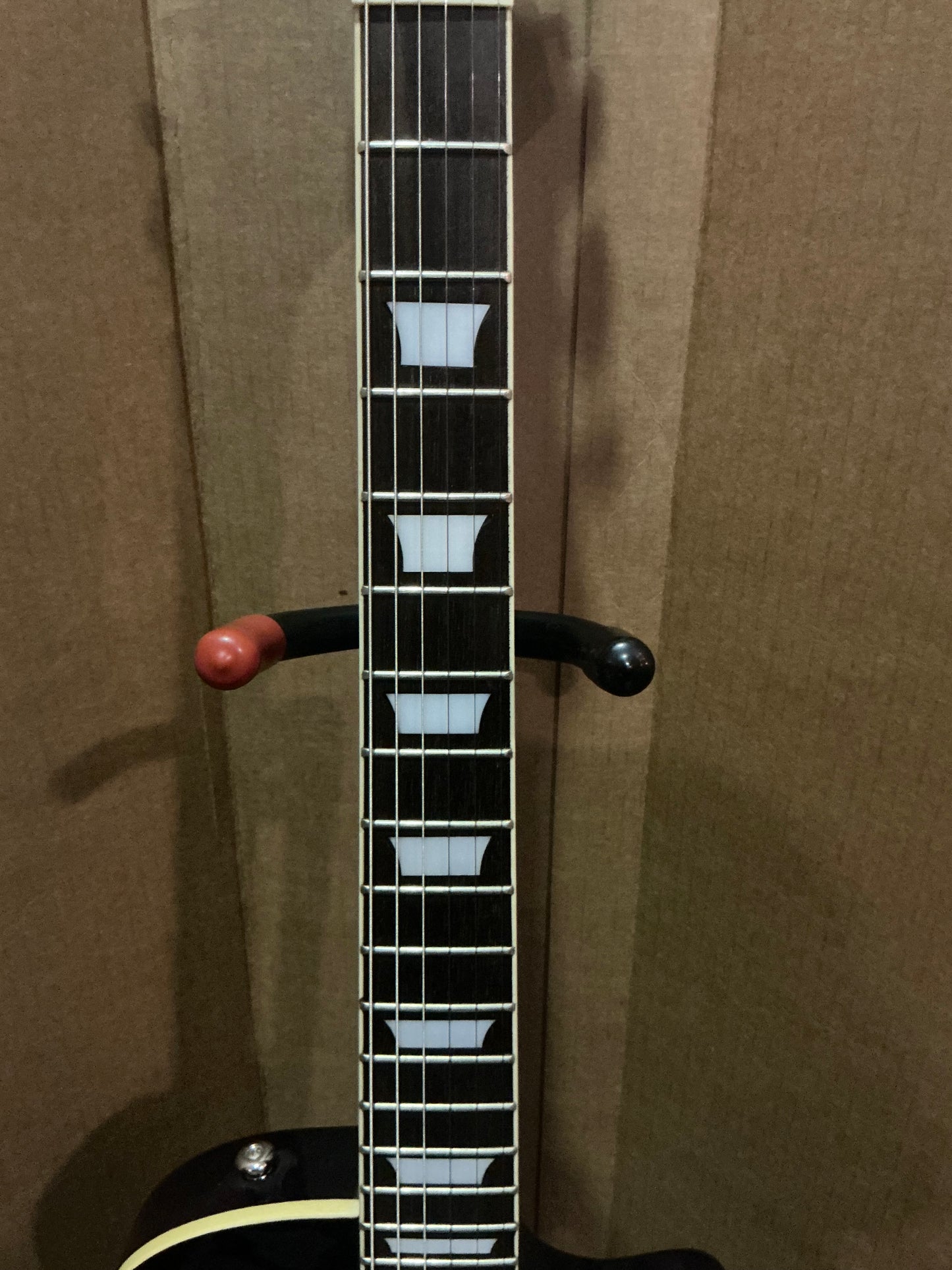 Silvertone Single Cut Electric Guitar