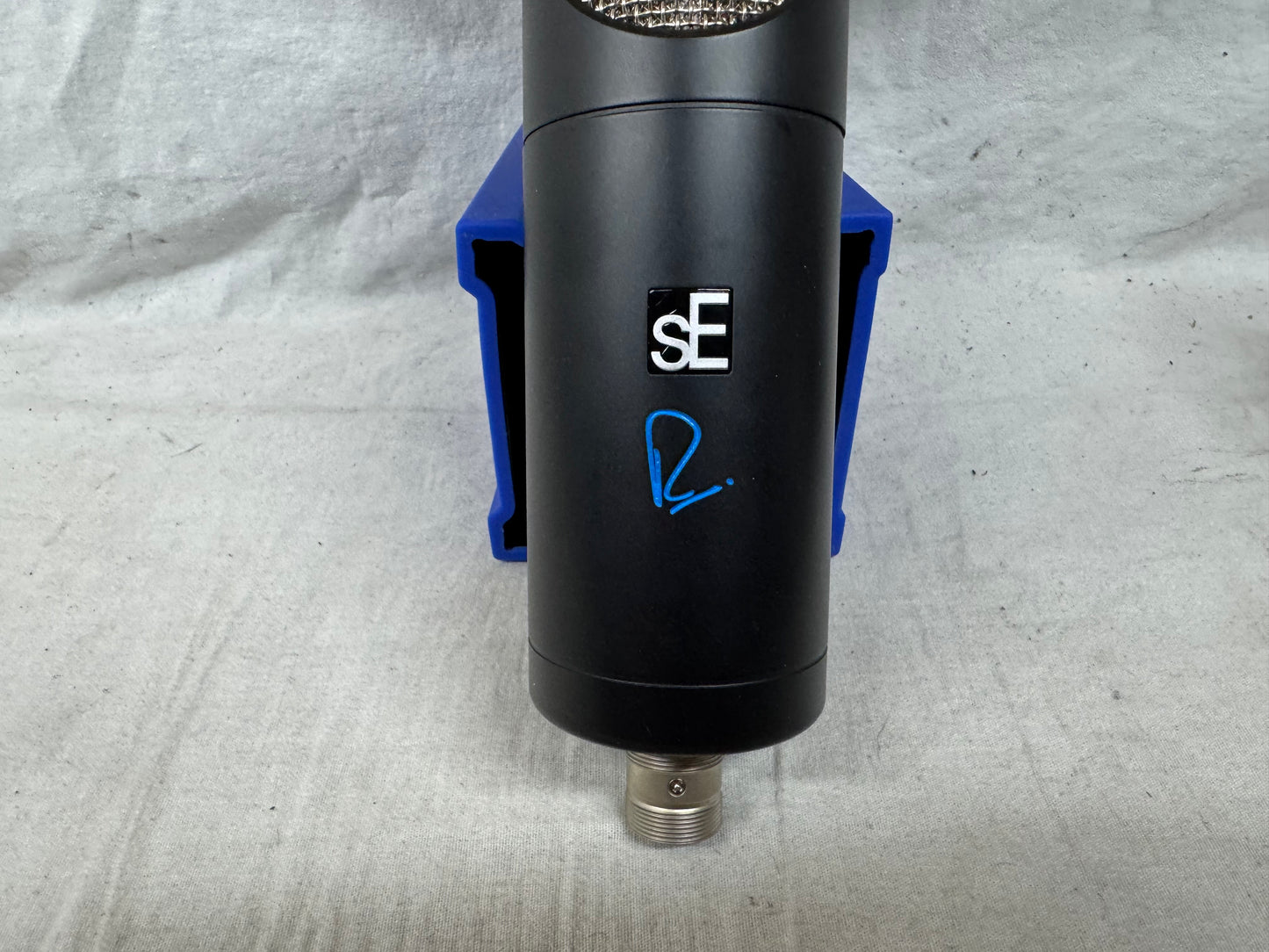 sE Electronics SNT Condenser Microphone with Power Supply + Mount + Case