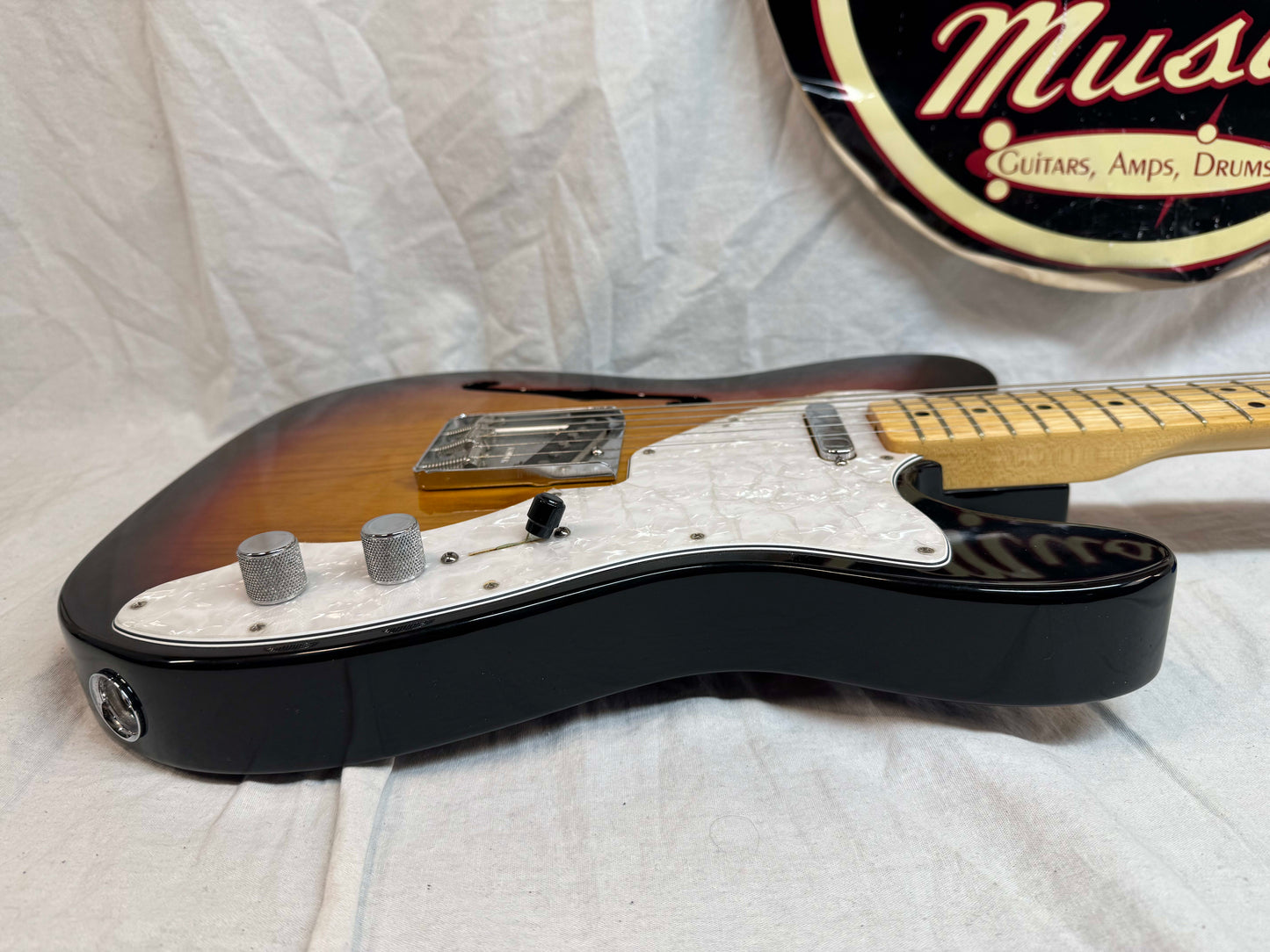 Fender Classic Series '69 Telecaster Thinline Guitar with Case 2009 - 3-Color Sunburst / Maple neck