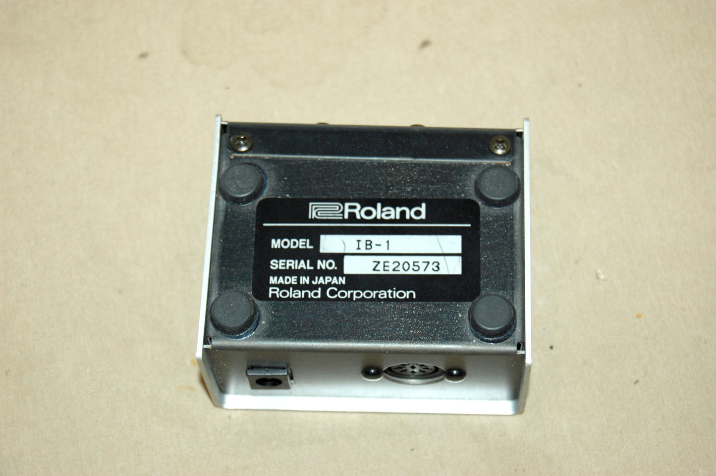 Roland IB-1 DM Buss to MIDI Converter with Box