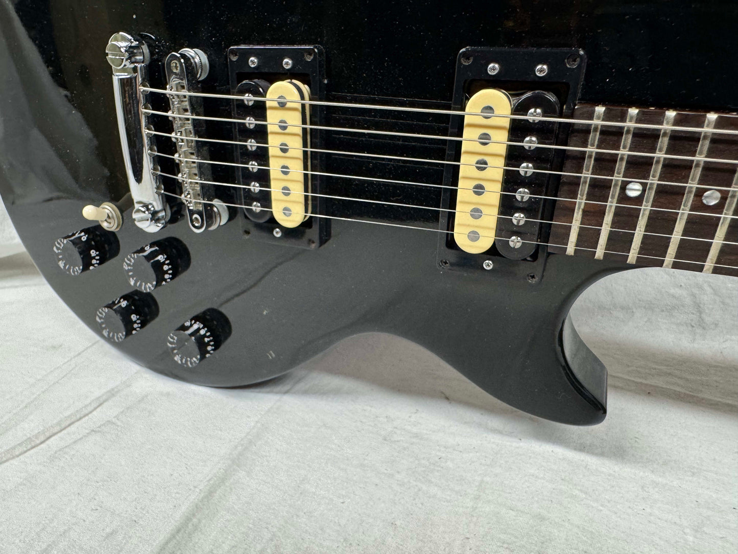 Gibson Les Paul Invader Guitar 1983
