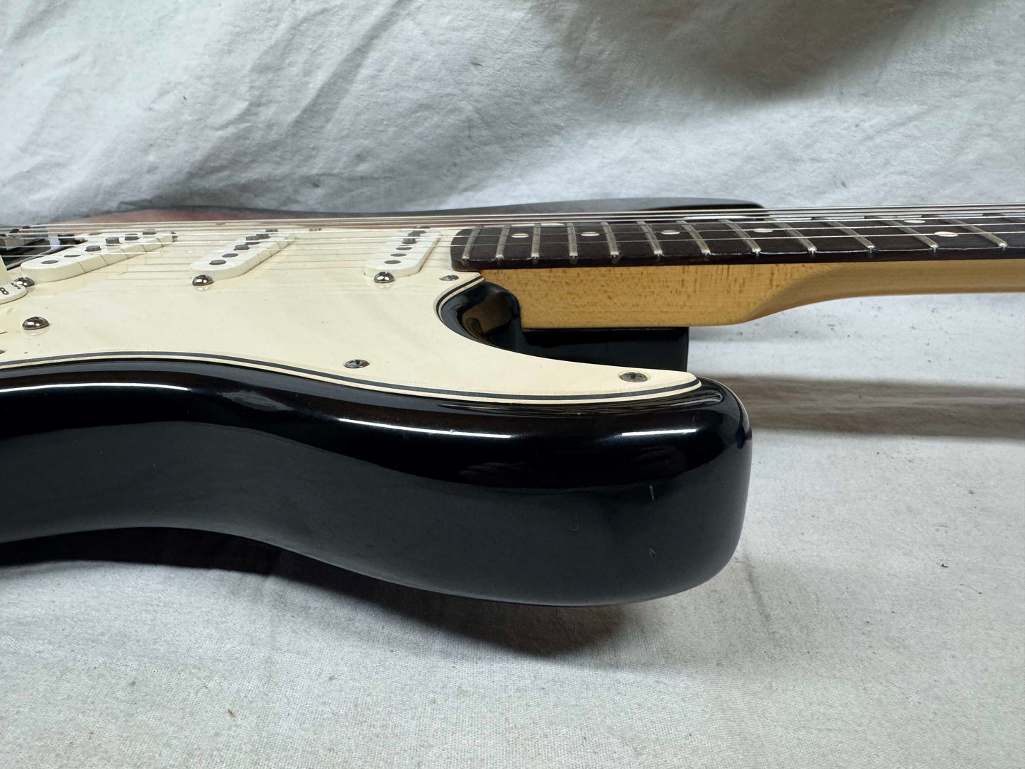 Fender American Stratocaster Guitar with Case 2000 - 3-Color Sunburst / Rosewood fingerboard