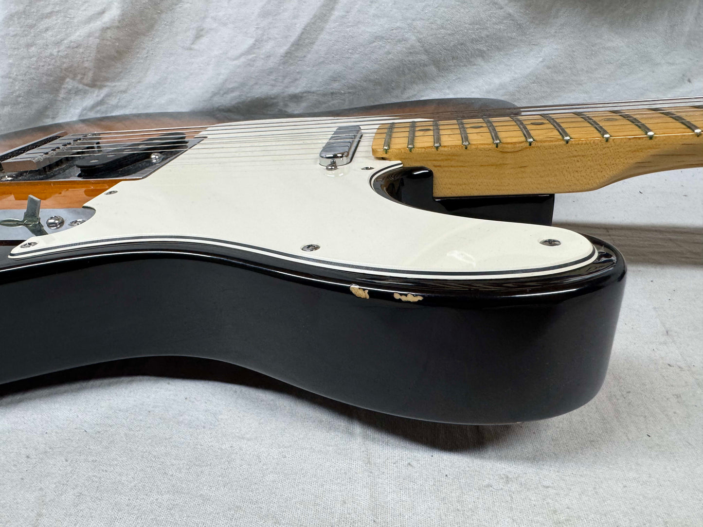 Fender American Telecaster Guitar 2001 - 2-Color Sunburst / Maple neck