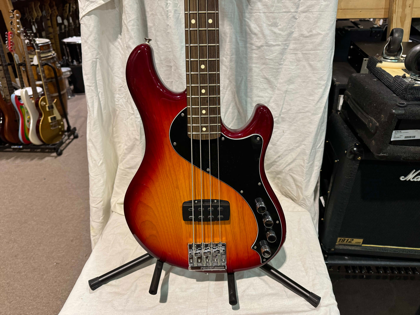 Fender Deluxe Dimension Bass IV 4-string Bass 2014 - Aged Cherry Burst / Rosewood fingerboard