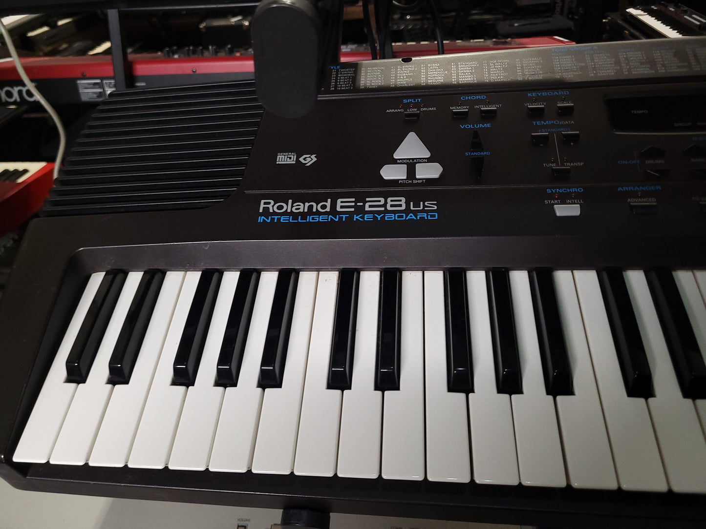Roland E-28 Intelligent Keyboard - Local Pickup Only