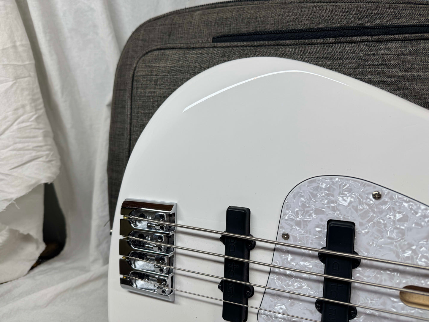 Cort Elrick NJS 4 njs4 4-string Bass with Gig Bag 2022 - White