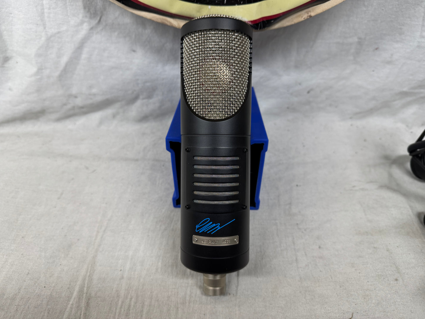 sE Electronics SNT Condenser Microphone with Power Supply + Mount + Case