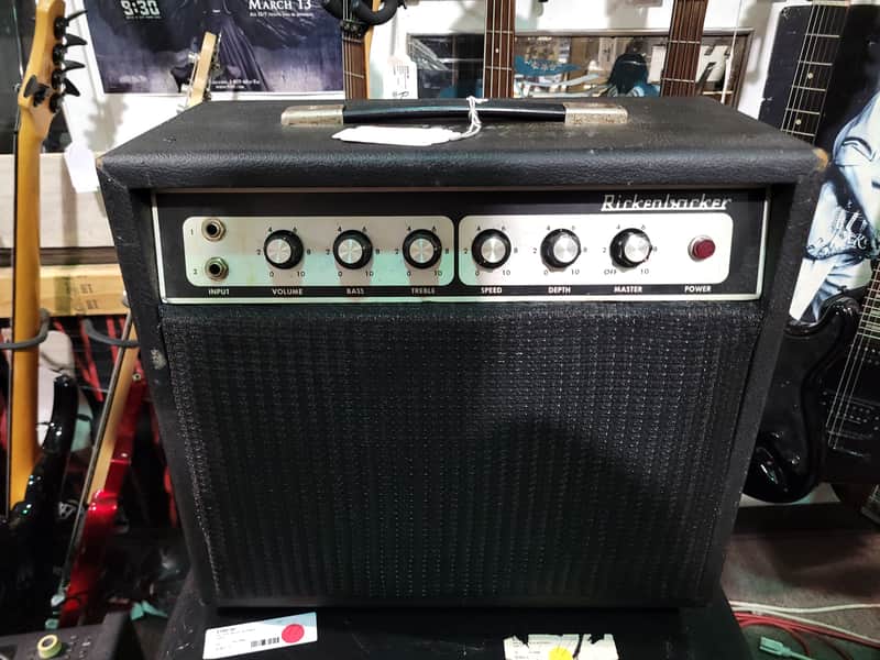 Rickenbacker TR7 Amp