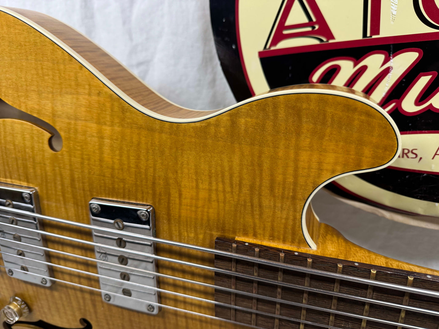 Warwick Star Bass II starbass 2 V 5-string Semi-Hollow Body Bass 2008 - Honey Violin Oil Finish