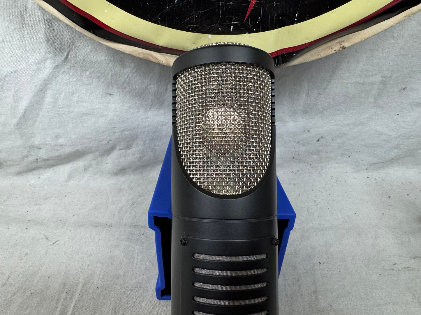 sE Electronics SNT Condenser Microphone with Power Supply + Mount + Case